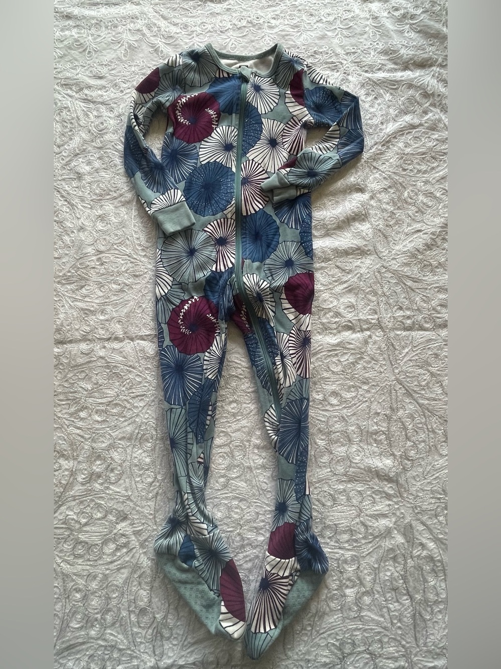 EUC Tea Collection Sz 2T Floral Zip-Front Footie Sleeper - Blue, Purple, White